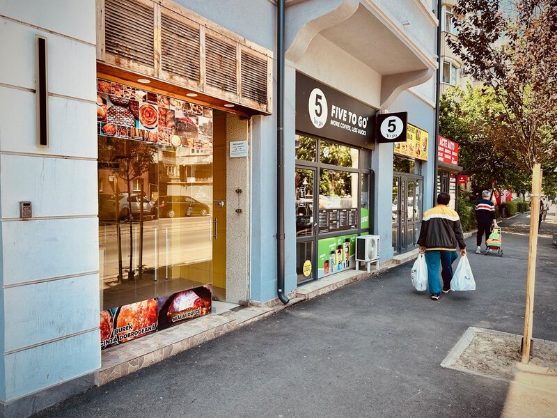 Piata Obor, Pantelimon (trafic), spatiu comercial 14 mp, stradal.