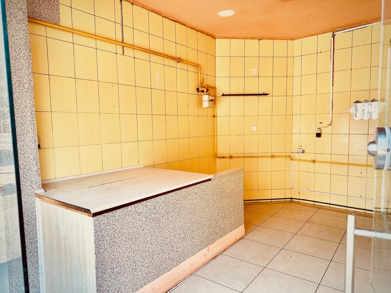 Piata Obor, Pantelimon (trafic), spatiu comercial 14 mp, stradal.